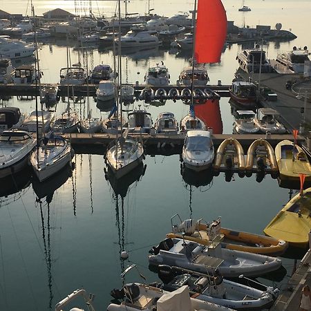 Boutique Apartment Hirondelle Port Frejus Exterior photo