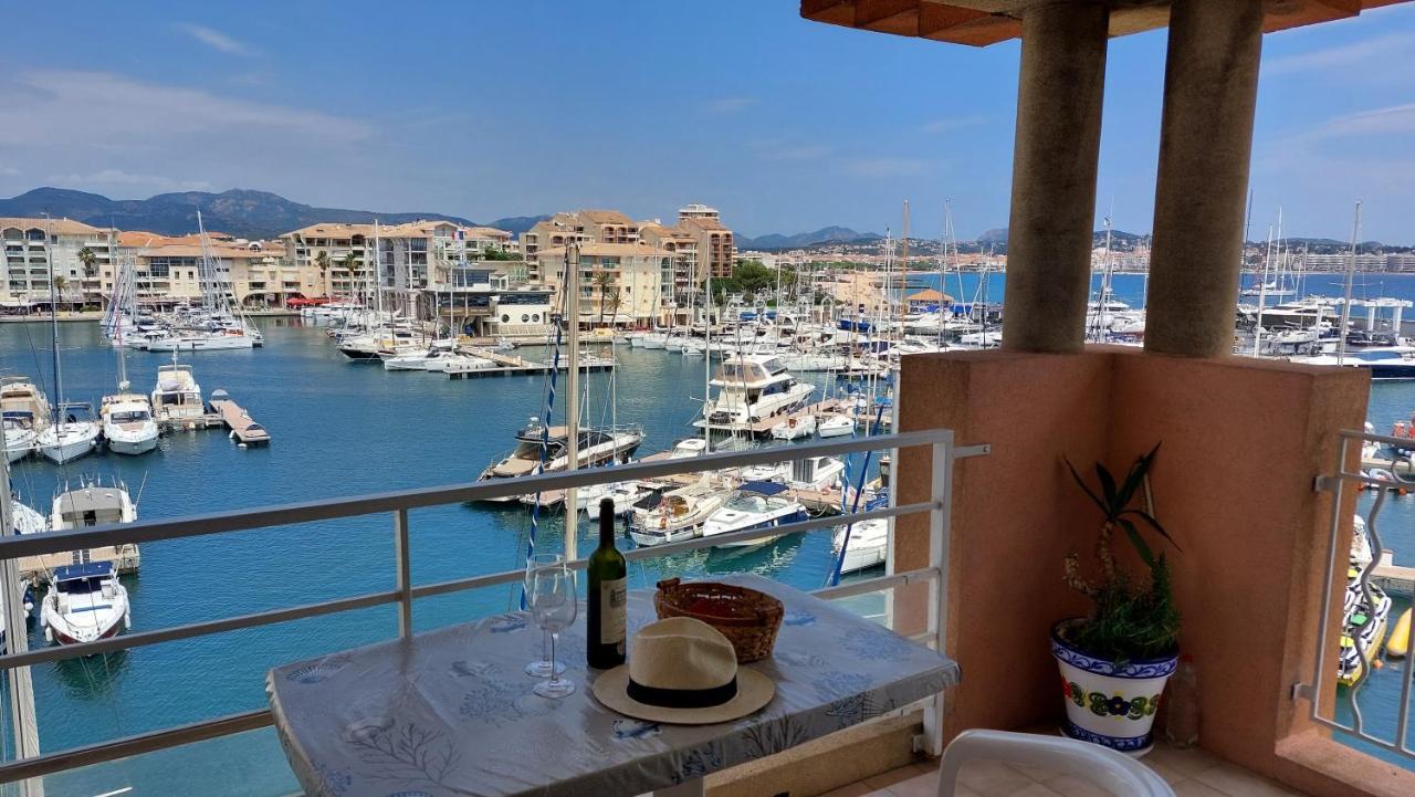 Boutique Apartment Hirondelle Port Frejus Exterior photo