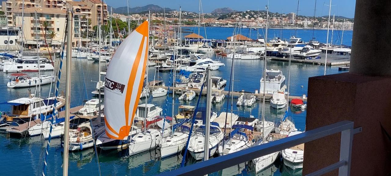 Boutique Apartment Hirondelle Port Frejus Exterior photo