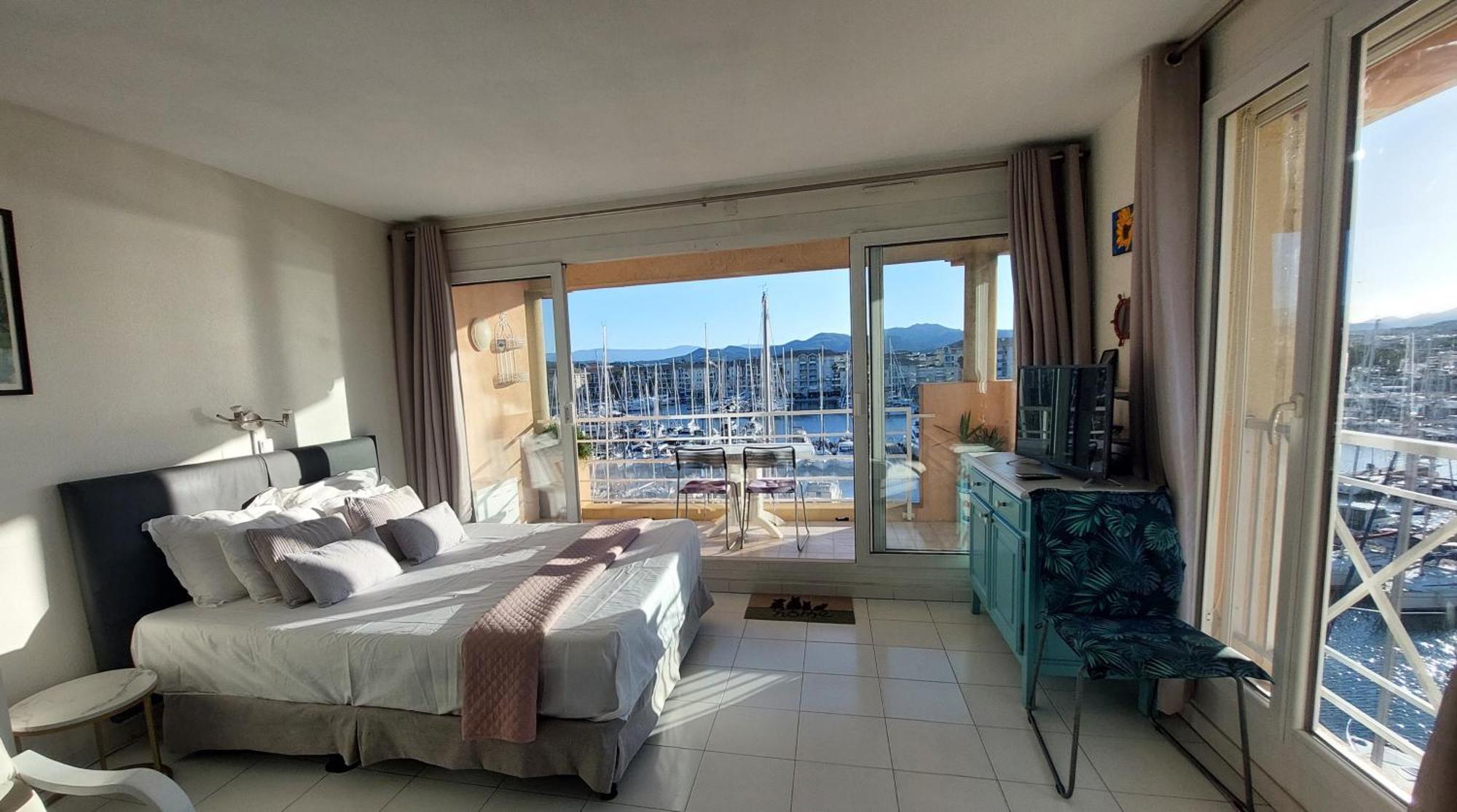 Boutique Apartment Hirondelle Port Frejus Exterior photo